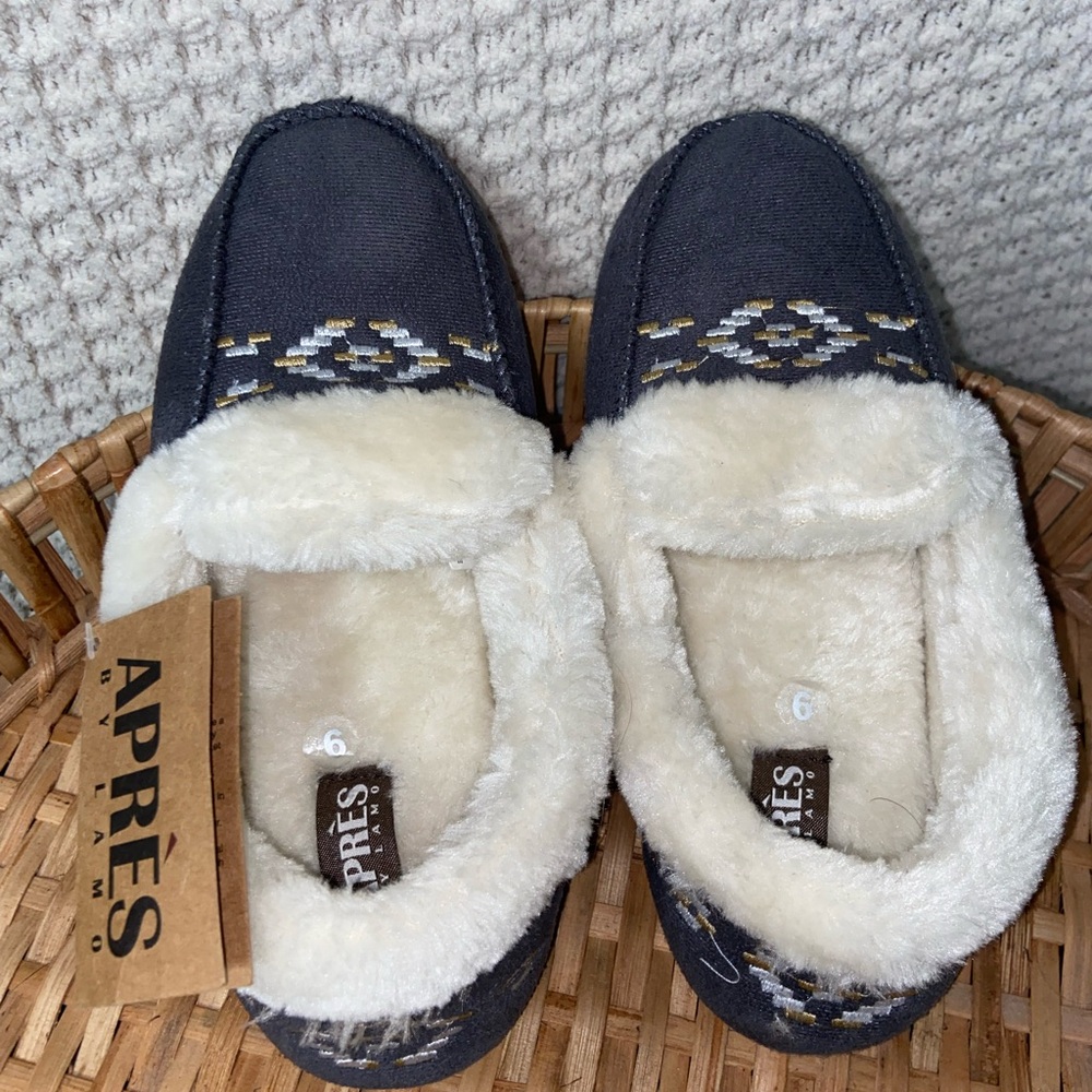 Aprés by Lamo Yasmin Charcoal Faux Fur Moccasins NEW IN BOX